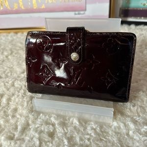 Louis Vuitton Monogram Amarante Vernis Kisslock Wallet